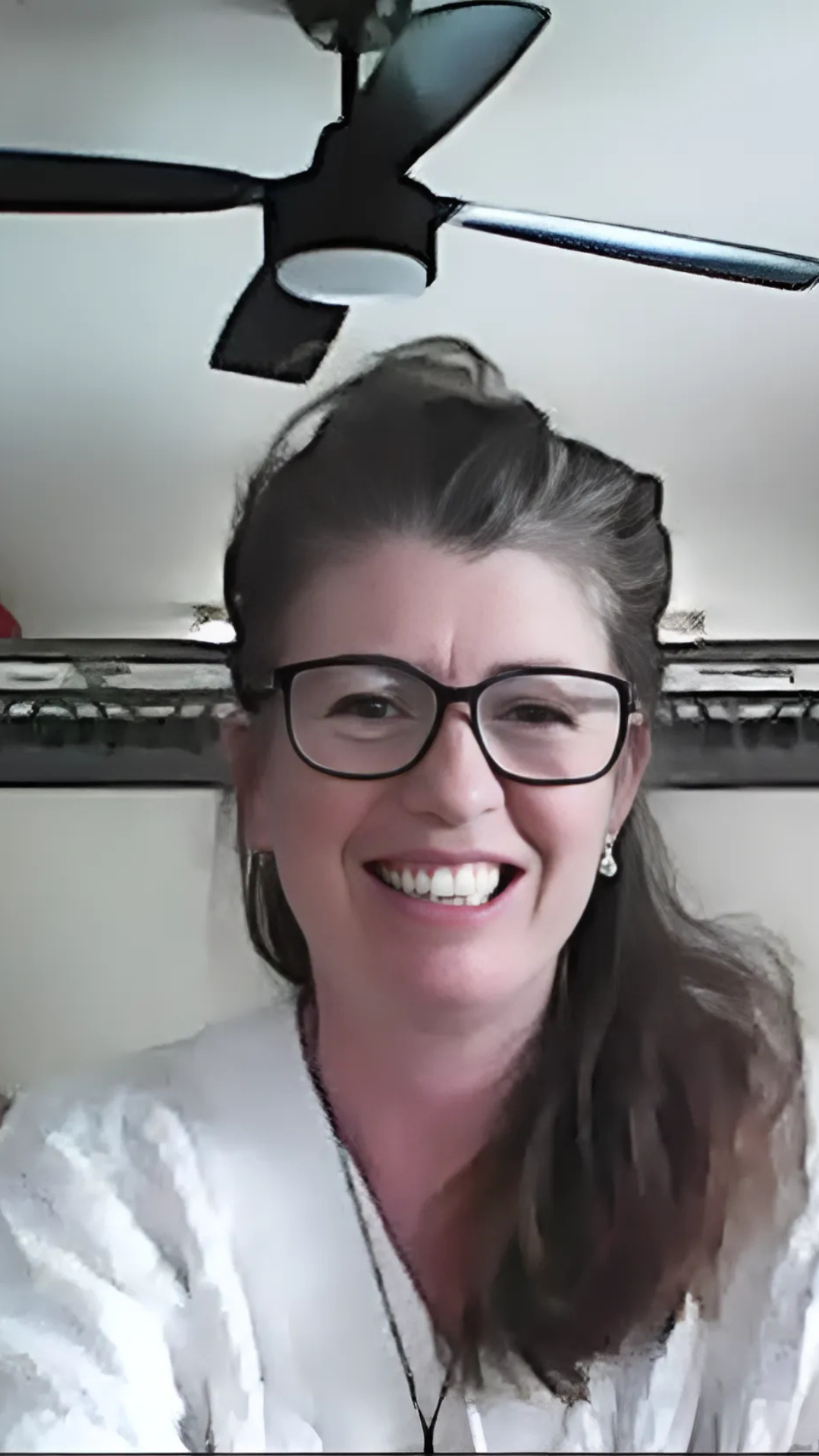 Lisa, a homeschooling mum who uses Kinetic Education to support her daughters Molly and Poppy